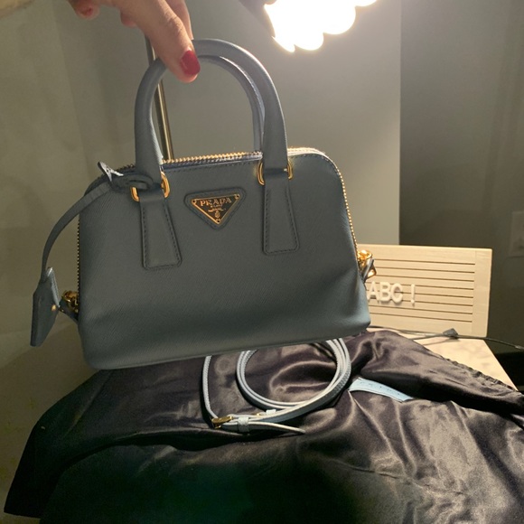 🛑SOLD🛑Prada saffiano mini lux crossbody - Picture 2 of 8
